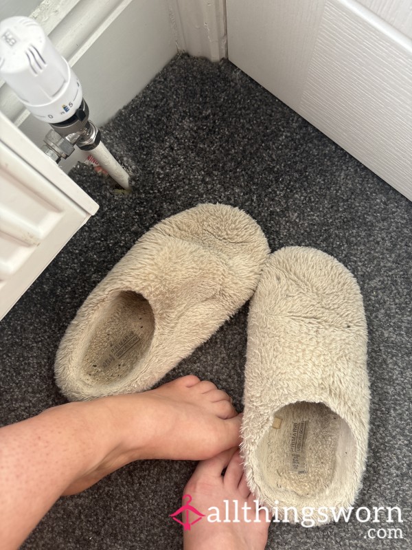 Sweaty Year Worn White Slippers 🦶🥴🫦