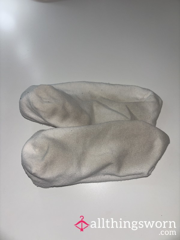 SweatyWhiteSocks🧦