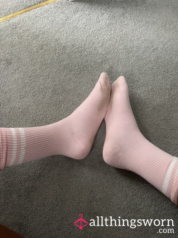 💗 Sweet Obsession – Long Cute Pink Socks 💗