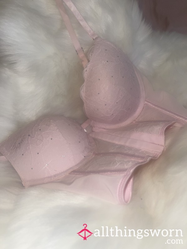“Sweet Pink Sparkle… A Little Piece Of Me 💋”