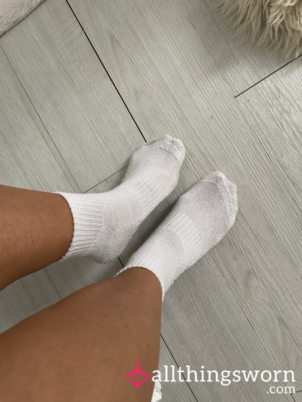 Sweet & Simple White Socks 🤍
