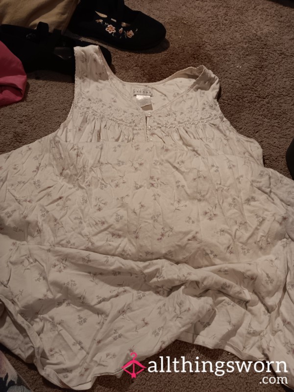 Sweet & Sinful Dreams – Worn Vintage Flor*l Nightgown