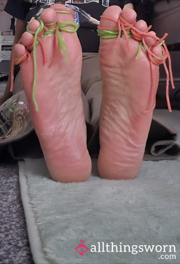 Toe-Tickling Sweety Treat🍬🍭: Drizzle, Lick & Suck. What Would You Like?