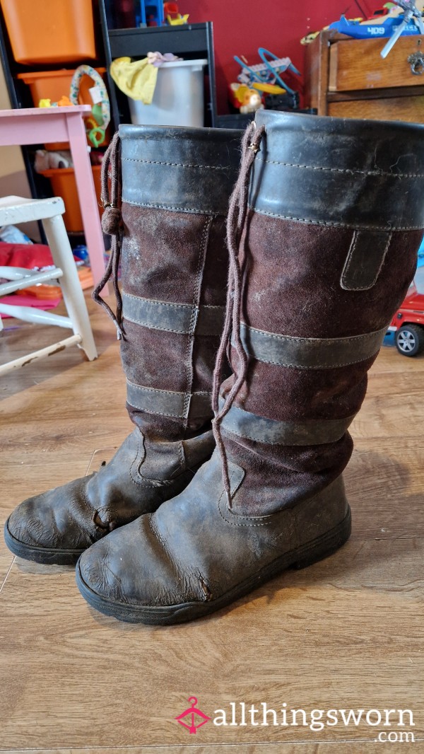 Size 9, S**y Old And Well Worn Riding/ Yard Boots