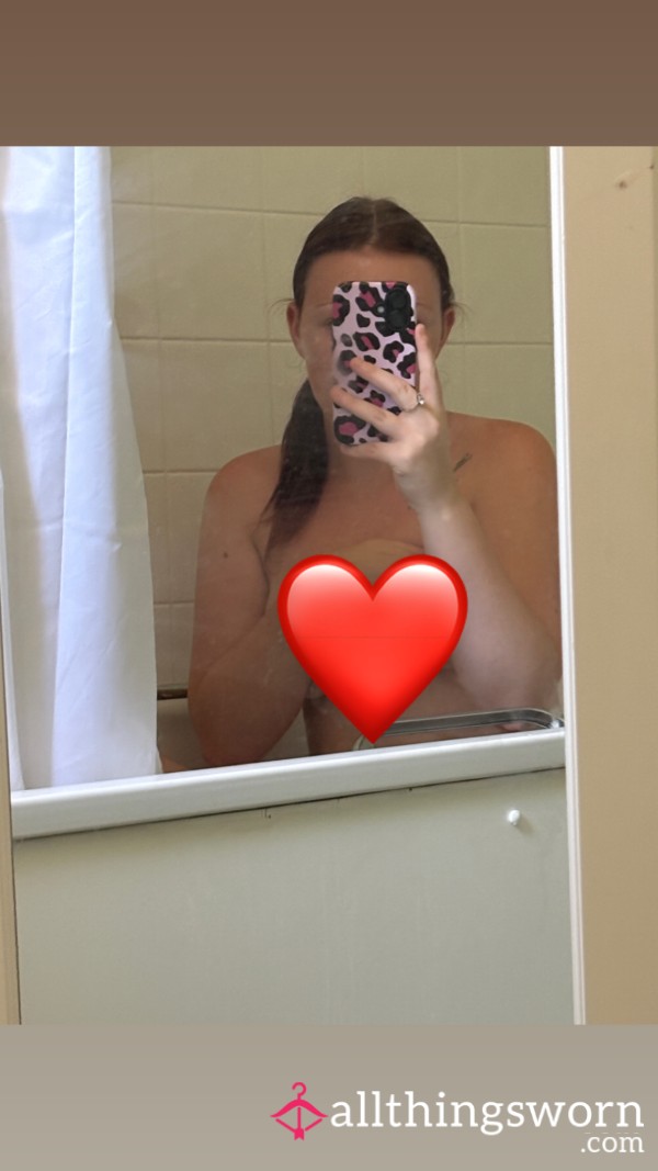 Take A Look At These Sneaky Bath Pictures🤭