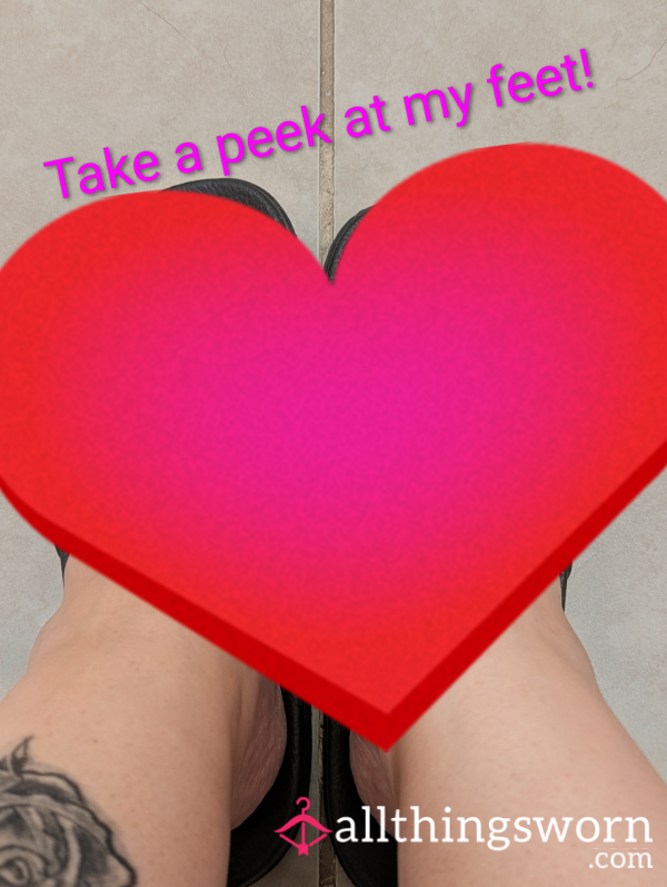 Take A P**k At My Feet !