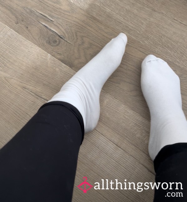 VIDEO - Taking My Socks Off With Holes Before I Send Them To You🤭