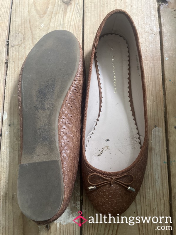 Tan Used Ballet Flats Size 8