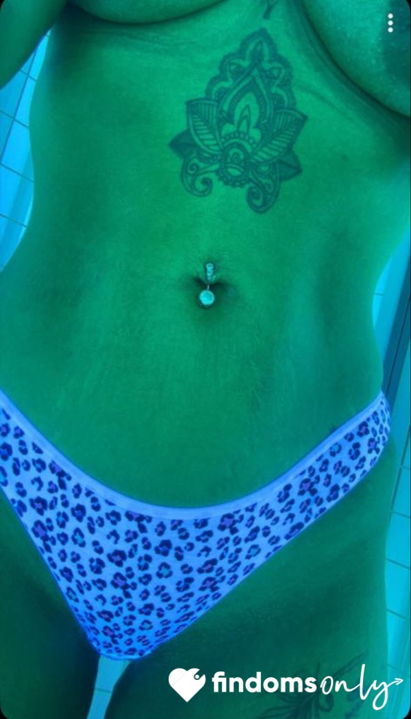 😜😍🔥 Tanning Them Titties