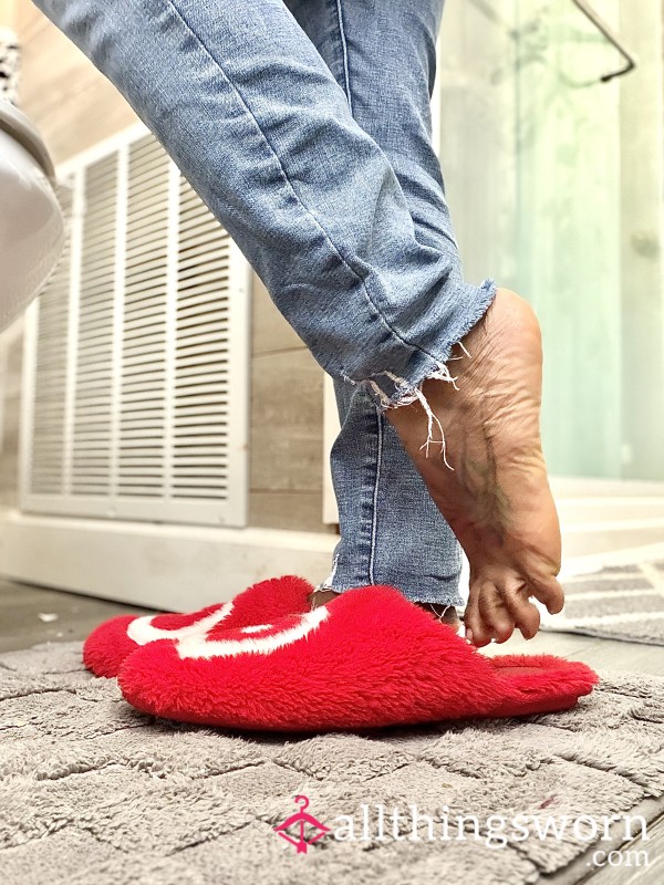 Target 🎯 Bullseye Worn Slippers