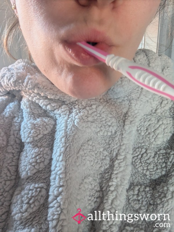 Nurse / MILF Tasty Toothbrush And Toothpaste Sp*t