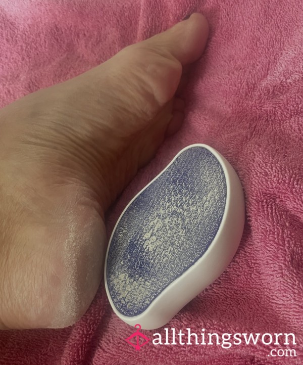 ✨Taylor's Foot Dust✨With 2 Pics✨