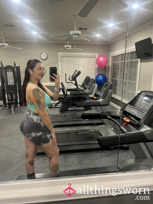 Teal Sports Bra & Gray Shorts
