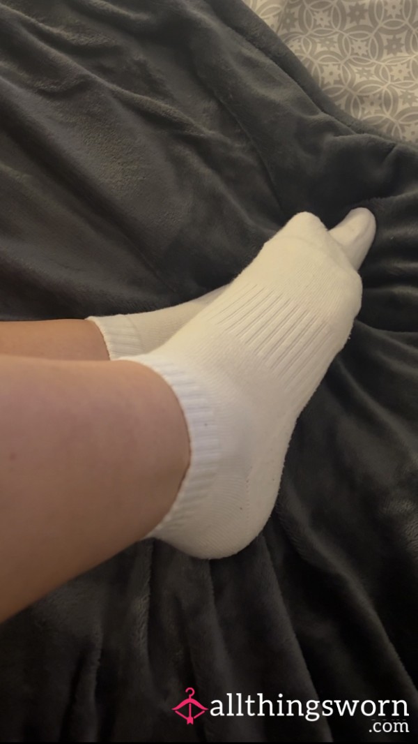 Teasing While Taking Off My White Ankle Socks 👣 2.11min