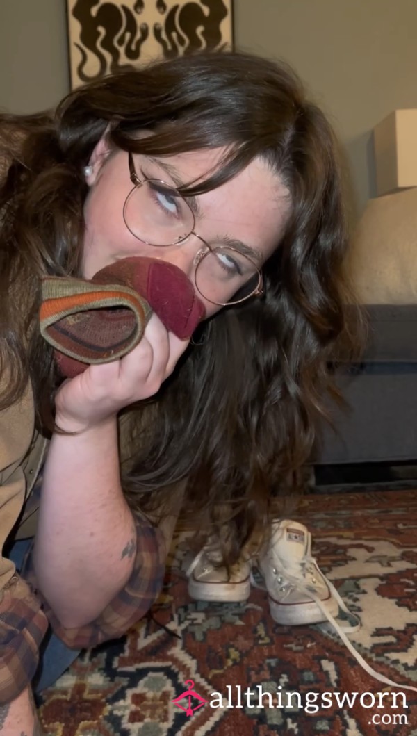 [Part 1] Teasing You With Roomie’s Stinky Socks After She Goes To Bed