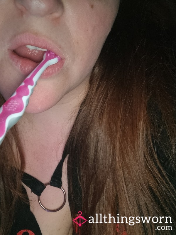 Teeth Brushing With Sp*tting