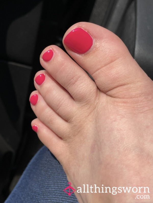 Tempting Toes