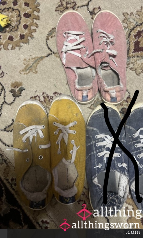 Tennis Shoes, Sneakers Flat Shoes, Pick A Pair Well Worn Comes To Seven Day Wear