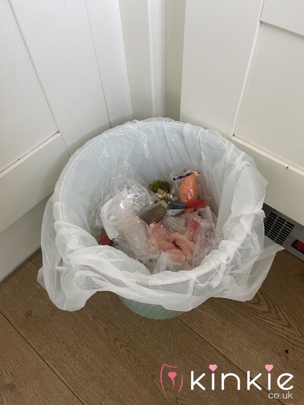 The Contents Of My Kitchen Bin 🗑️