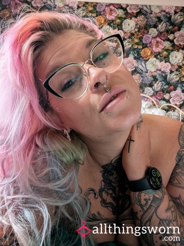 The Pose - Feet And Face