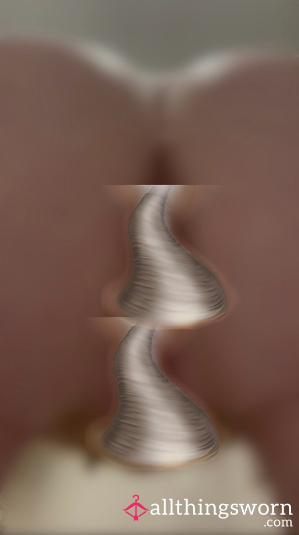 The Queen Of Farts 🌪️👩🏻‍🦰