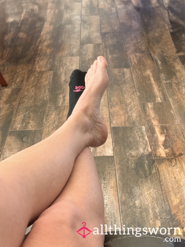 The S**iest Size 6 Feet You Will Ever See!