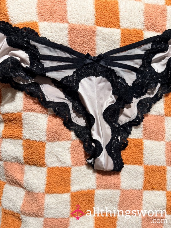 **sold**The VS Panties I Used To Hide From My Mom 🖤