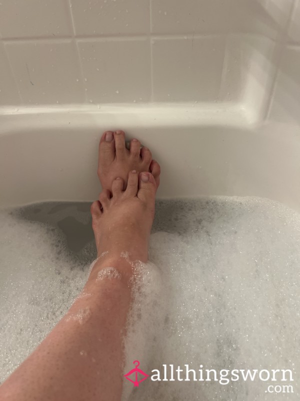 Them FEETIES!
