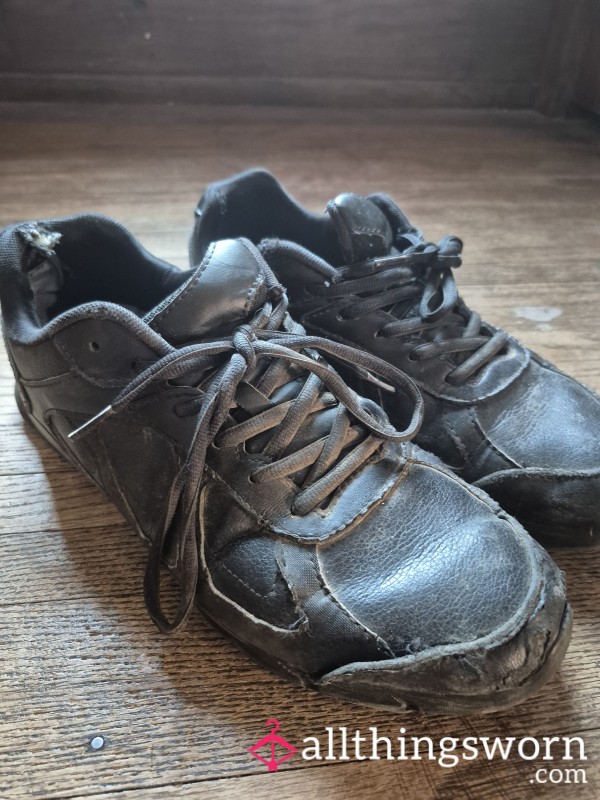 These Are My Husbands Work Shoes. He's Had Them For Over A Year Now. He's A Chef, So He's On His Feet All Day In A Hot Kitchen. His Step Counter Often Reaches 14,000 Steps Per Day.