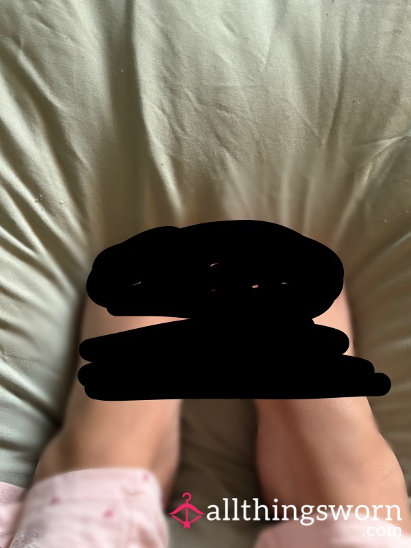These Wide, Needy Feet Want Attention