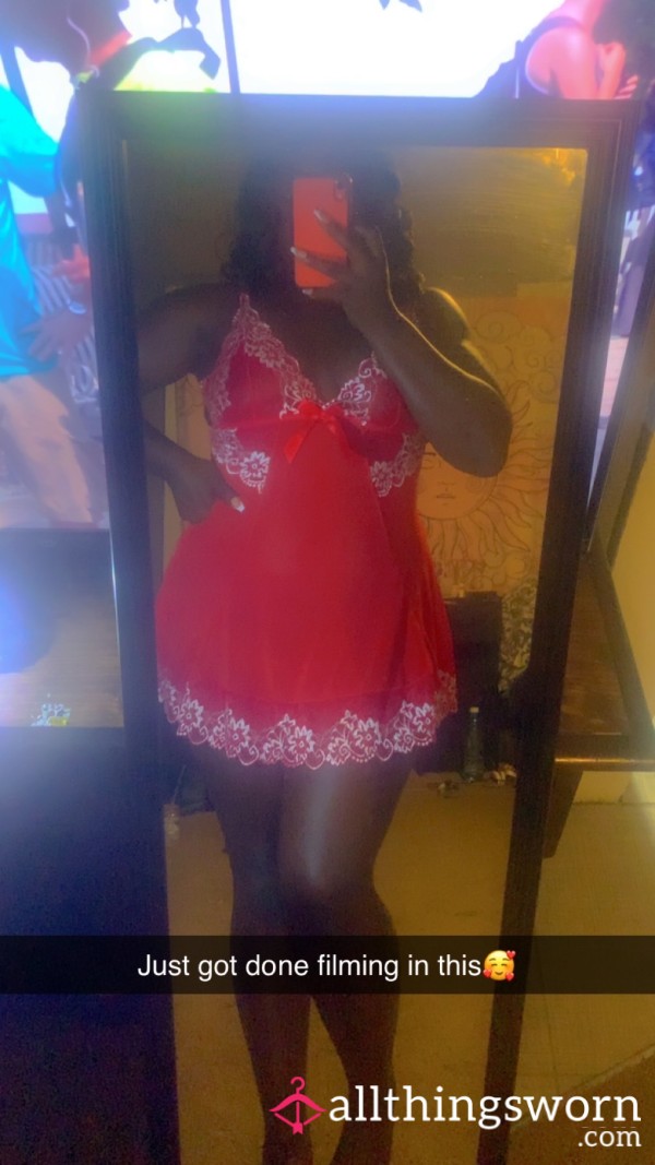 Thick Ebony Playing With My 🐱1 Min Clip