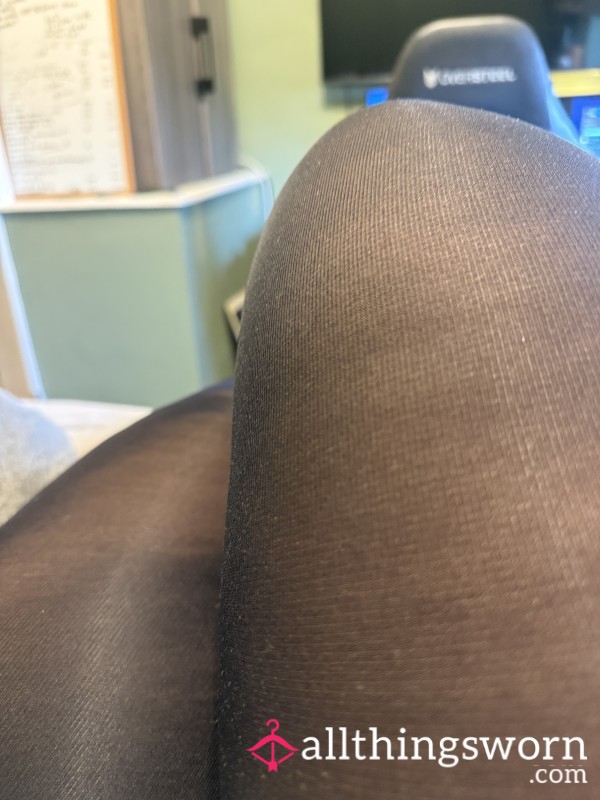 Thick Thighs & Feet In Nylon Tights 😘
