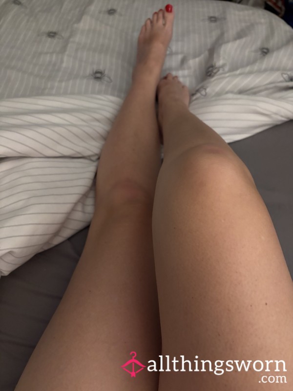 "Thick Thighs & Petite Feet Spread Tease"