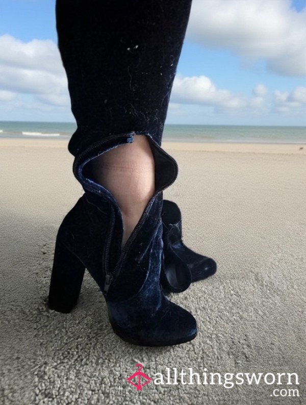 Thighs High Blue Velvet Boots
