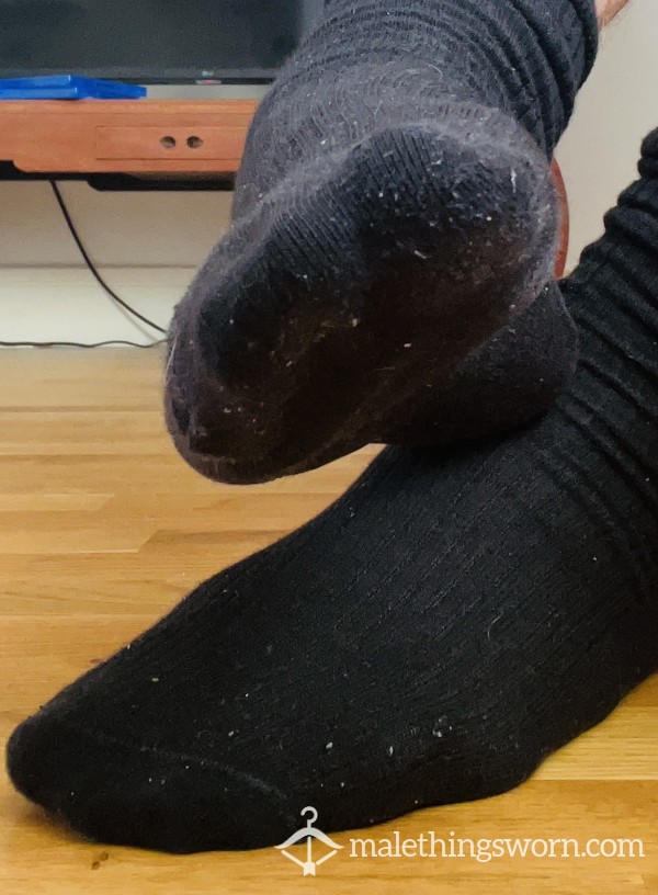 THIN BLACK SOCKS