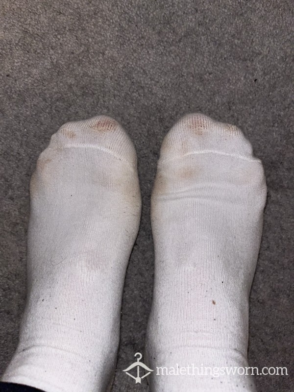 Thin White Socks 2 Days Wear