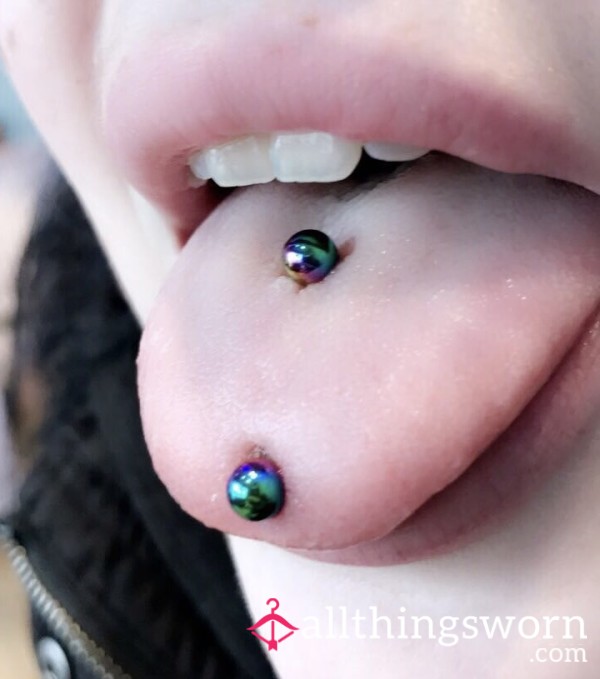 This Is How I Would Suck Your C*ck With My Tongue Piercing 😈👅