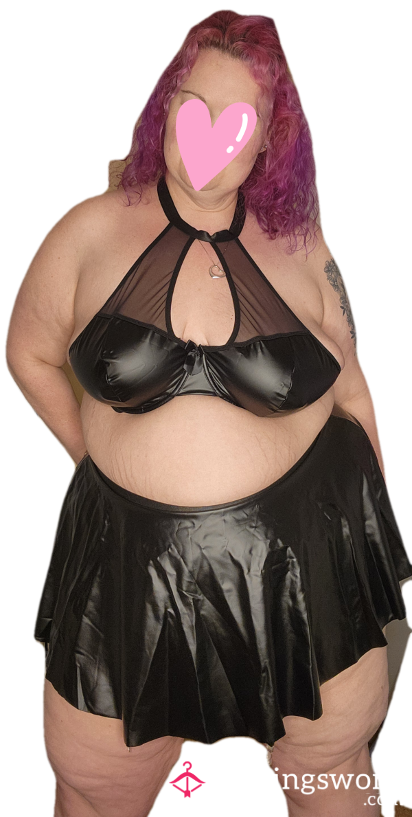 This S**y MILF Humiliates You!