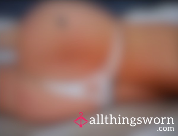 Thongs, Panties & G-string Photos: See Exactly What Your Wears Are Touching 😈