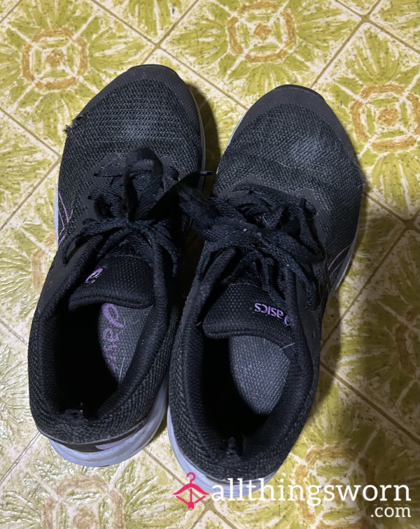 Throwing Away My Old Sneakers 🥹