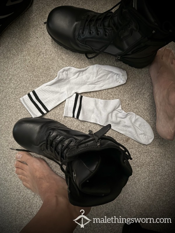 COPS THUCKIN’ SKUNKIN’ LONG NOT SO WHITE SOCKS 🧦 🧦 SWEAT MAN SCENT SKUNKED ON DUTY 💧💧💧👅 🧦🧦🥾 📦 🤪✅