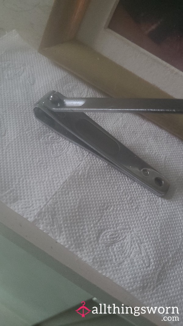 Tie Nail Clippings