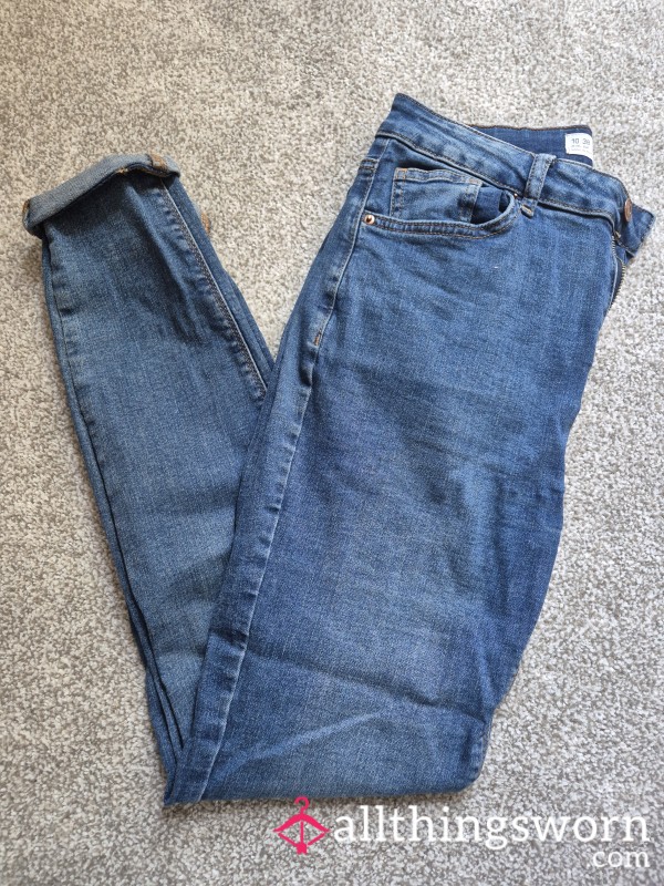 Tight Skinny Jeans With 🔴 Stains