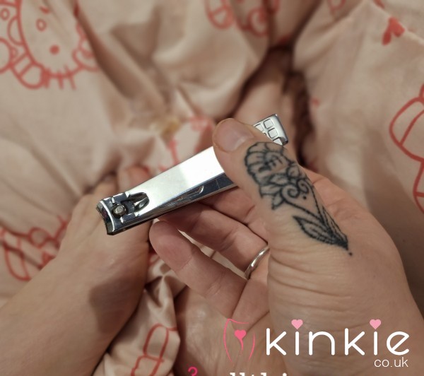Tinks Salon - Toenail Clippings 💅