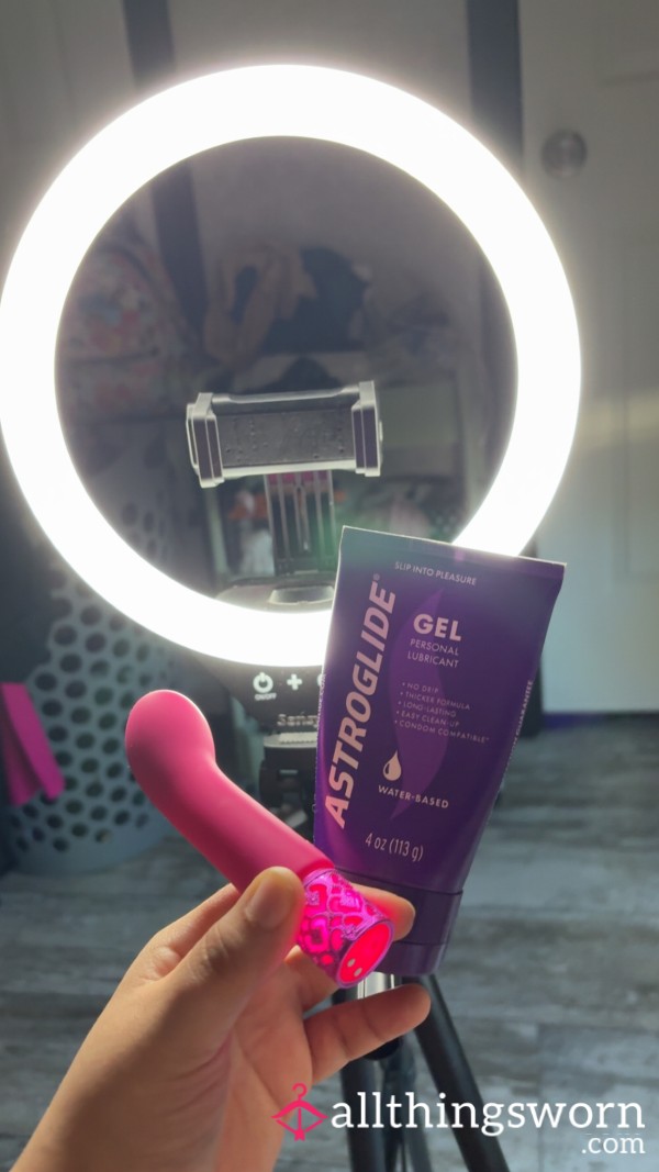 TINY PINK VIBE SOLO MASTURBATION