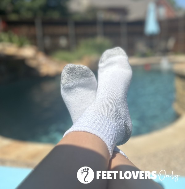 Tippies Sock'd Up Outside