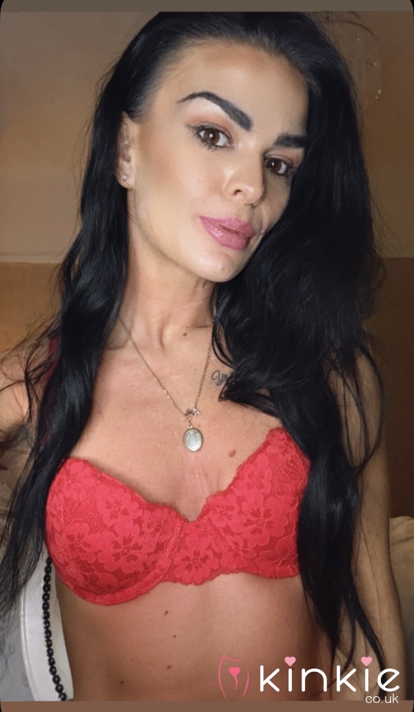Tittie Play And Reveal
