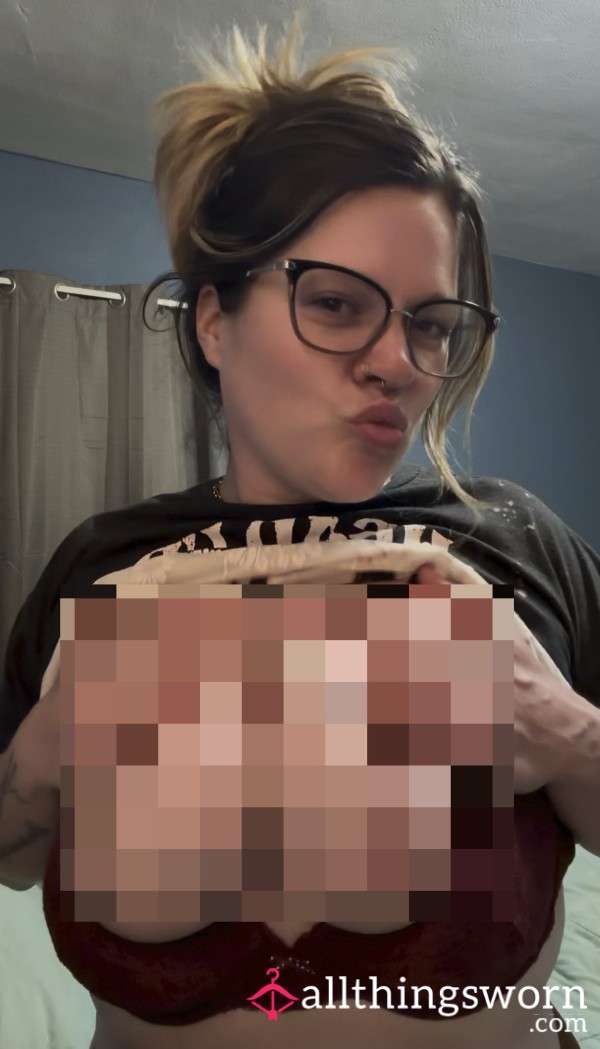 Bounding Titty Sale 🍒😈 $3
