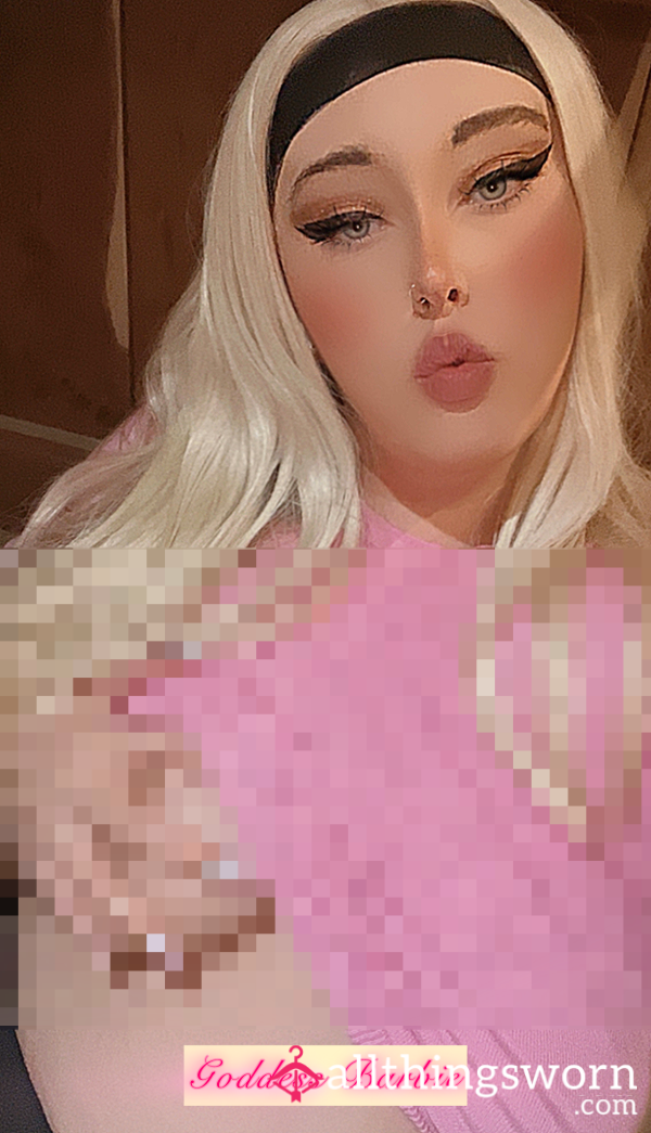 Titty Tease 👅