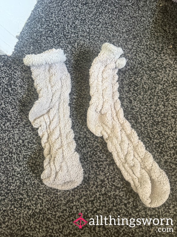 To Be Worn Light Pink Fluffy Socks